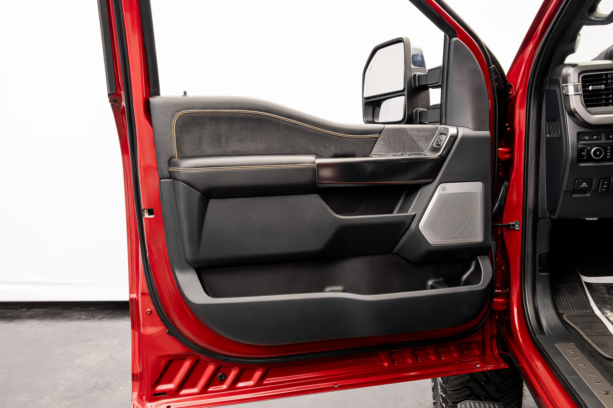 2024 Ford F-250 Super Duty Platinum - Photo 31