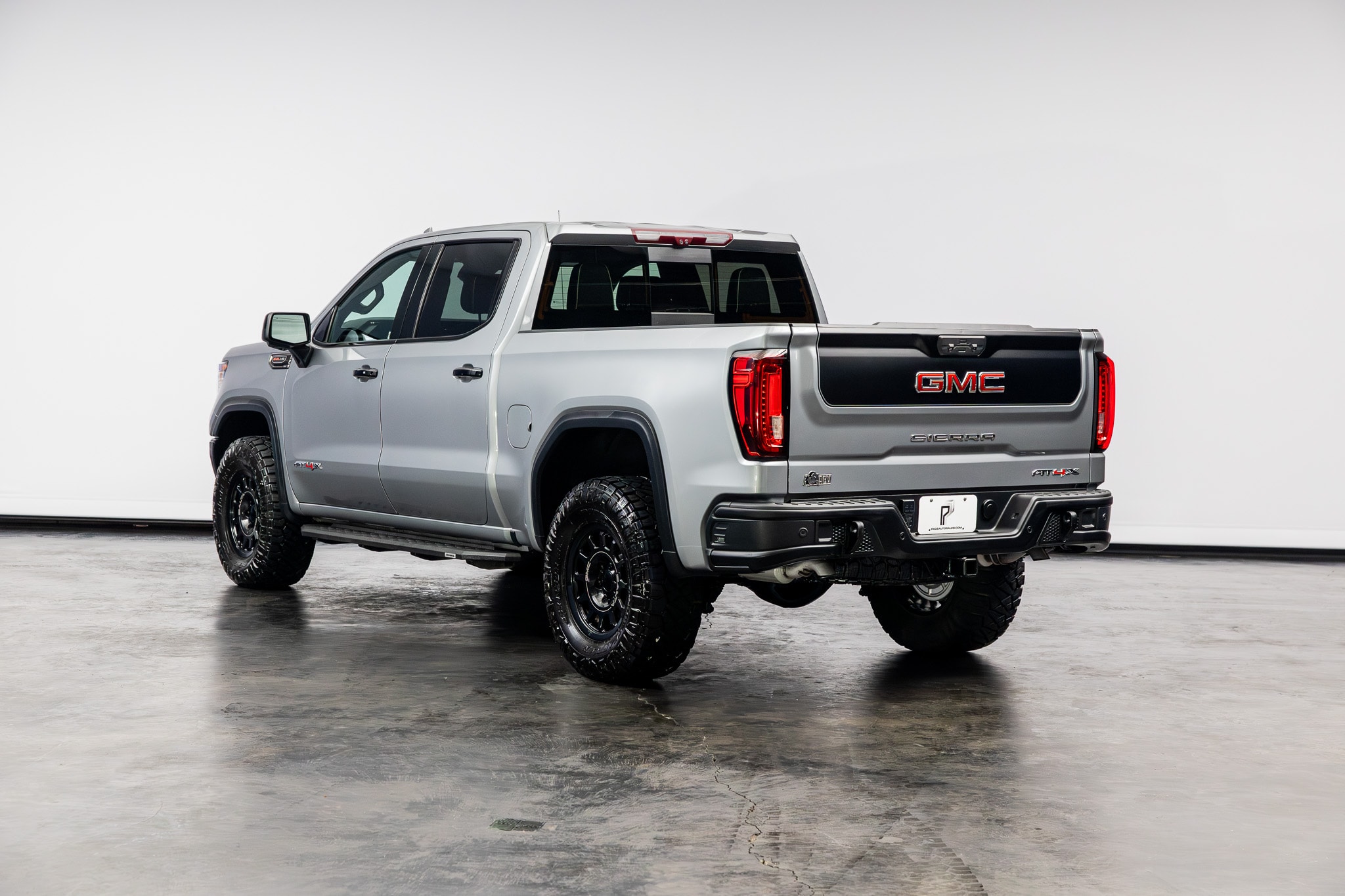 2023 GMC Sierra 1500 AT4X - Photo 17