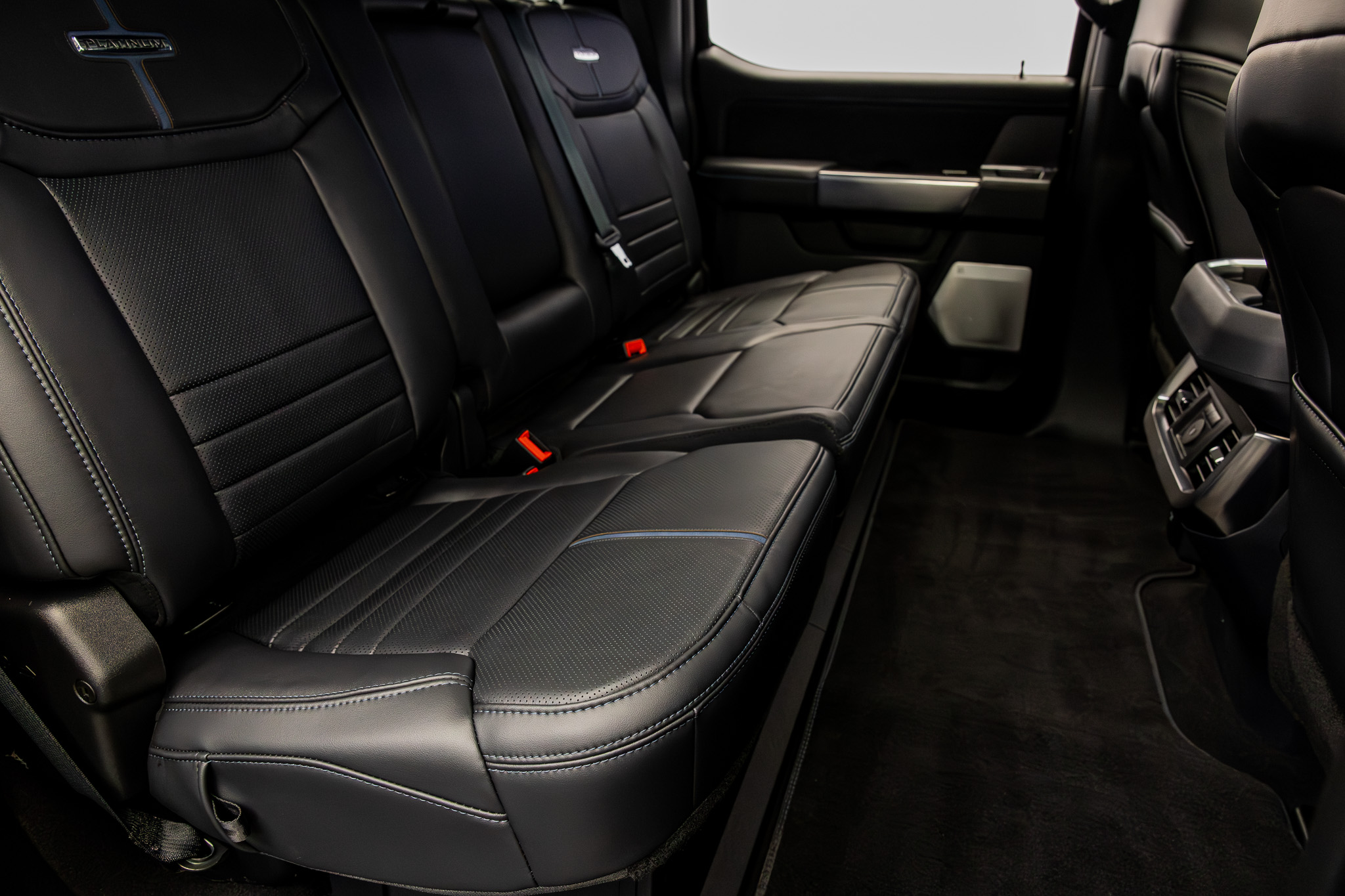 2025 Ford F-250 Super Duty Platinum - Photo 38