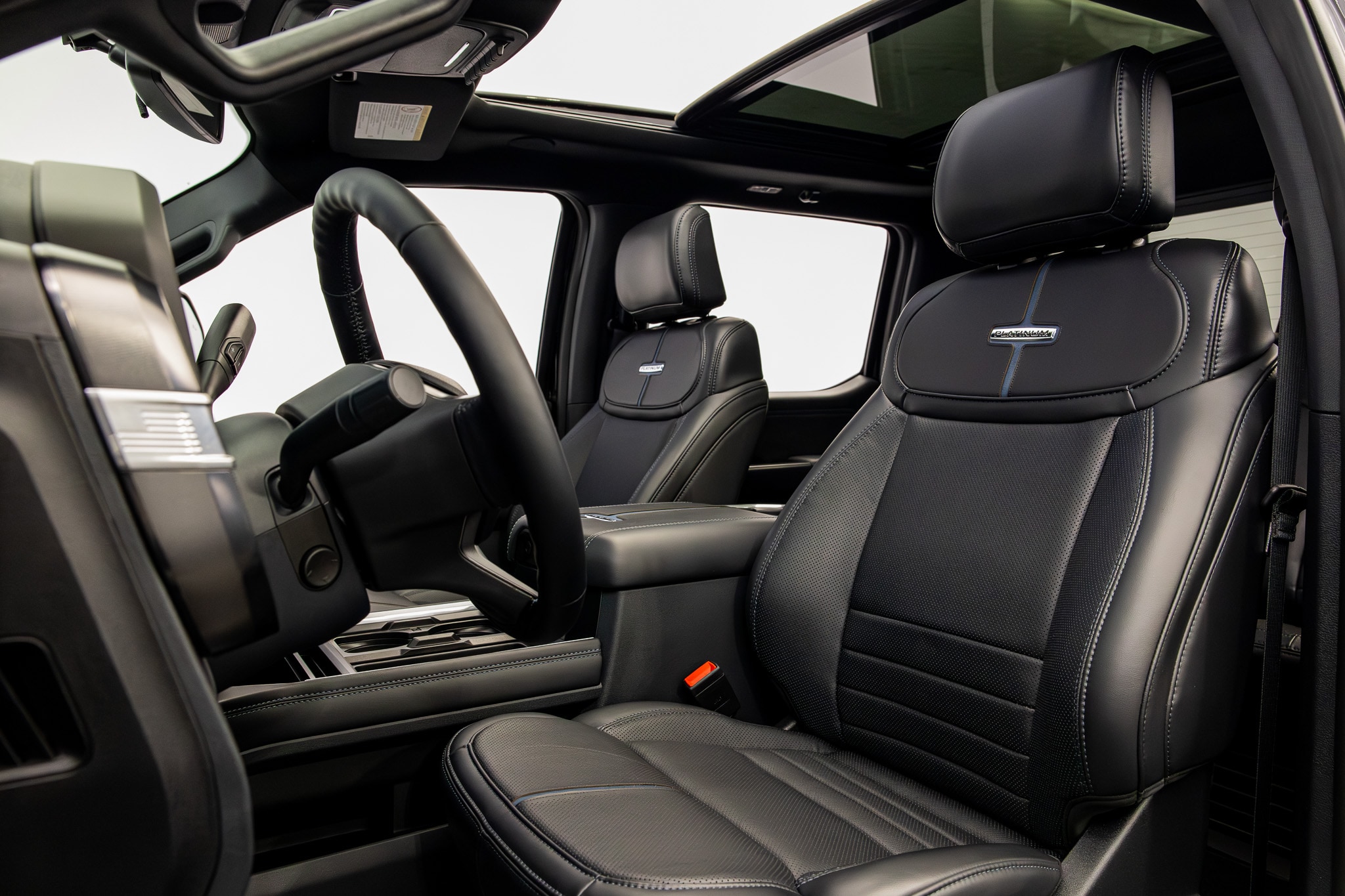 2025 Ford F-250 Super Duty Platinum - Photo 30