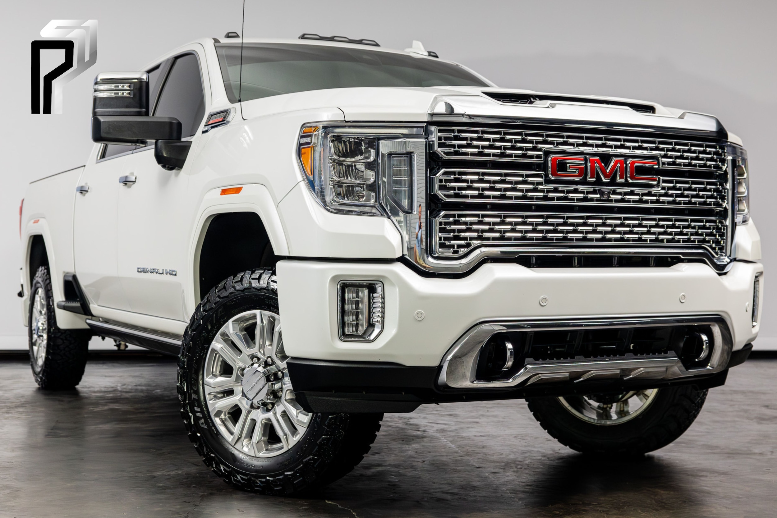 2023 GMC Sierra 4WD Crew Cab Standard Box Denali's photo