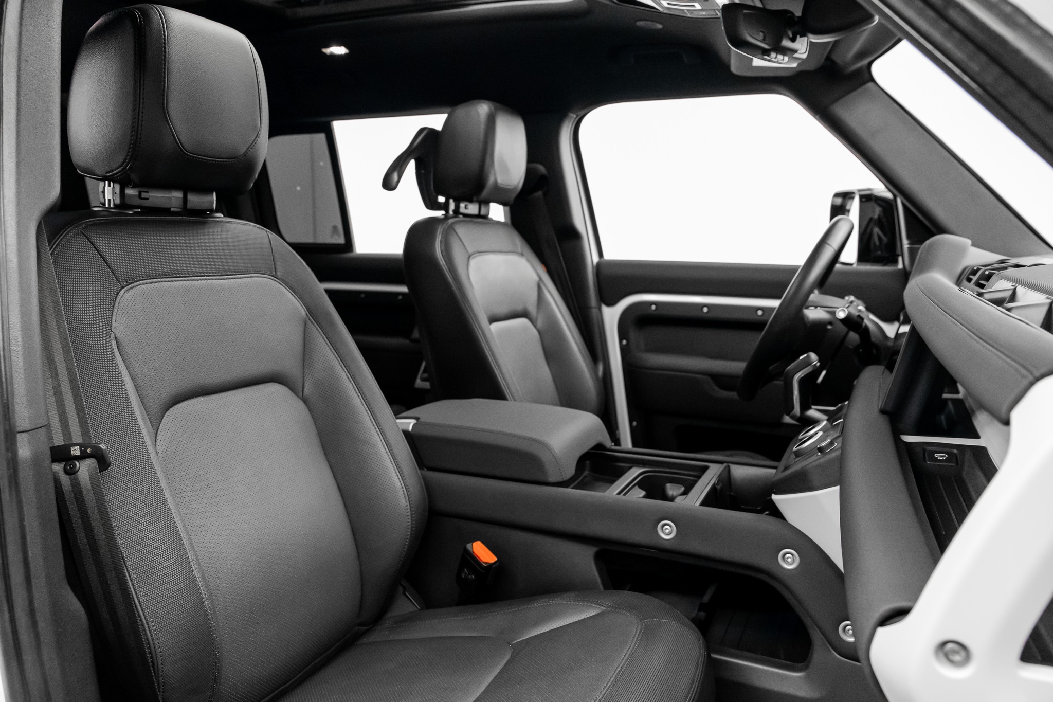 2023 Land Rover Defender X-Dynamic SE - Photo 28