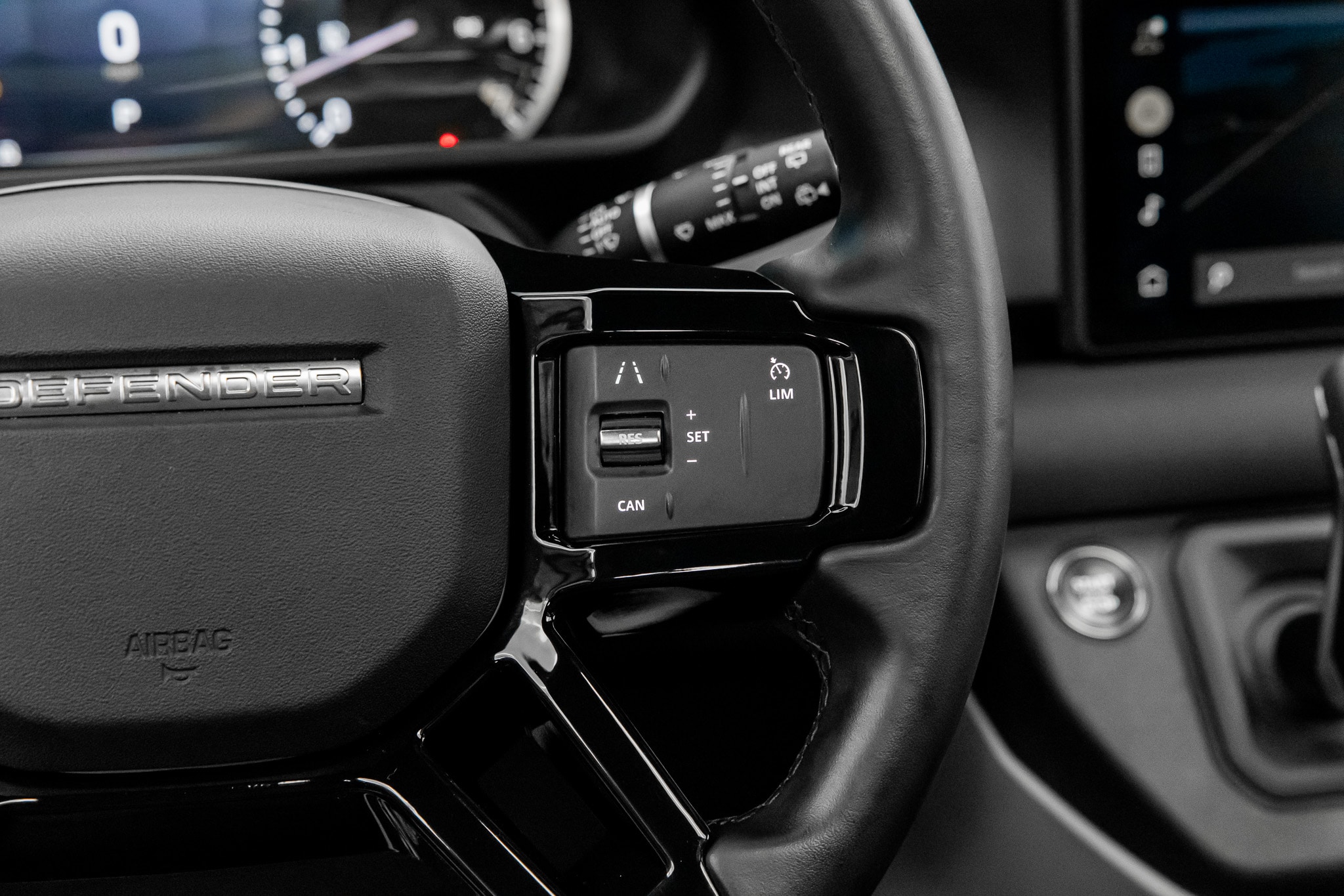 2023 Land Rover Defender X-Dynamic SE - Photo 40