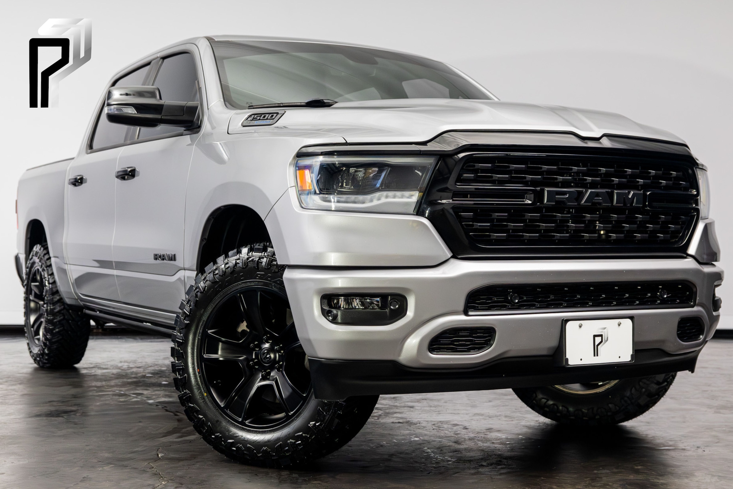 2023 RAM 1500 Big Horn/Lone Star 4x4 Crew Cab 5'7's photo