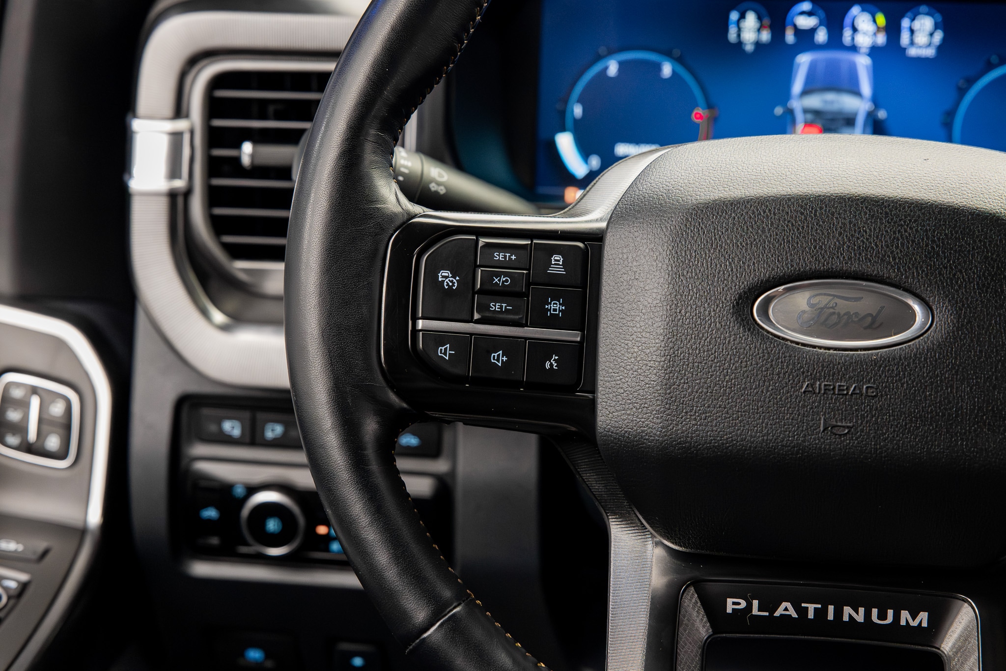 2024 Ford F-250 Super Duty Platinum - Photo 47