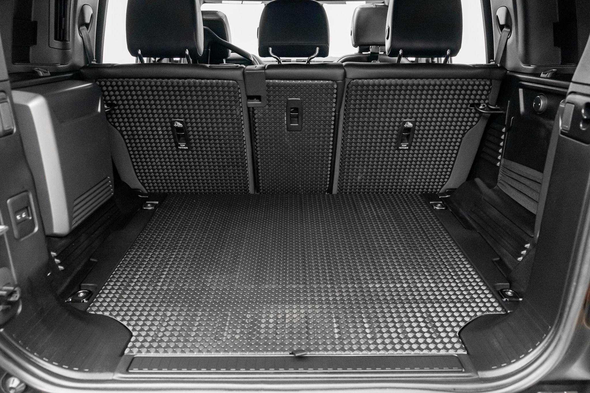 2023 Land Rover Defender X-Dynamic SE - Photo 34