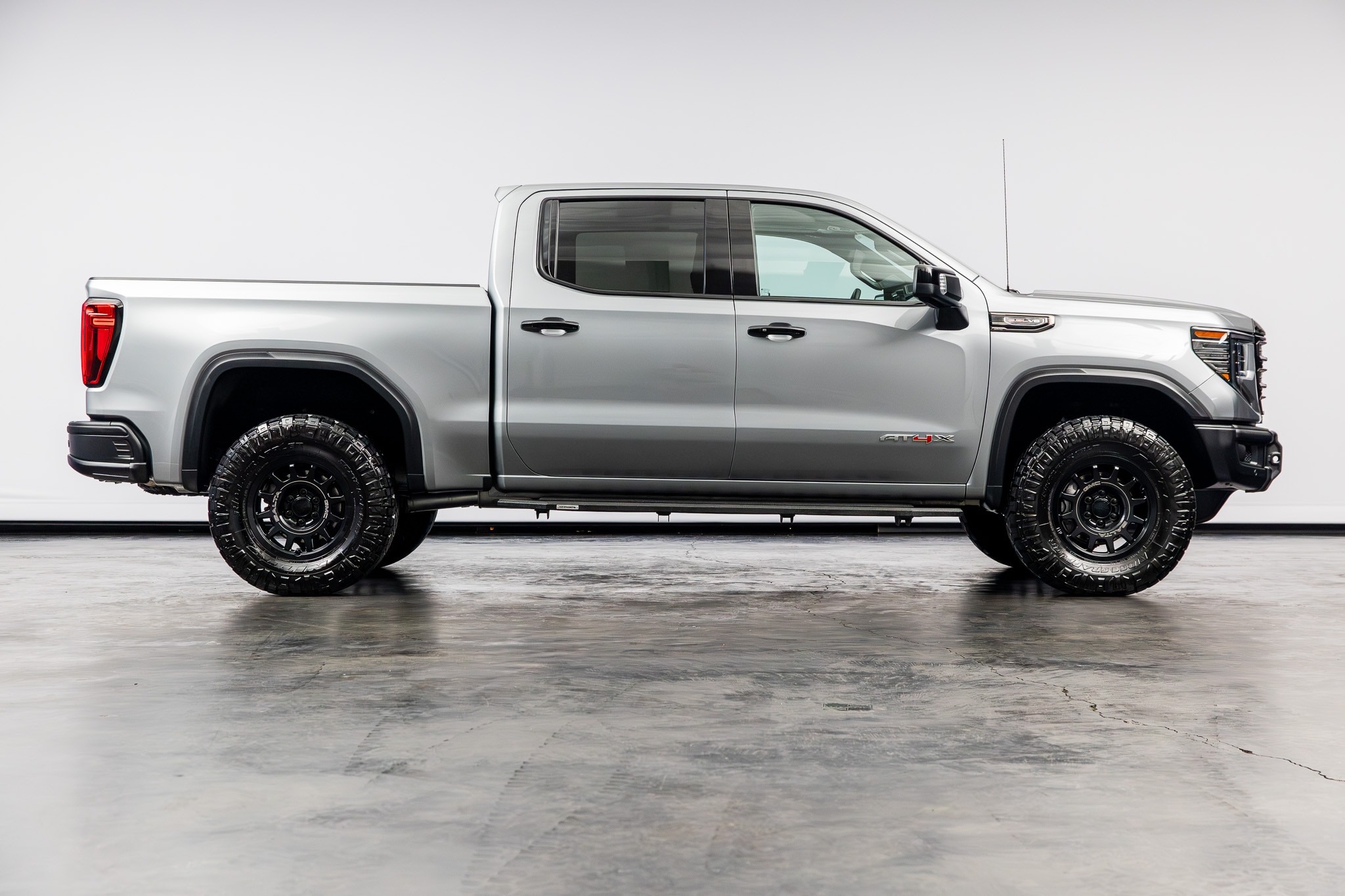 2023 GMC Sierra 1500 AT4X - Photo 23
