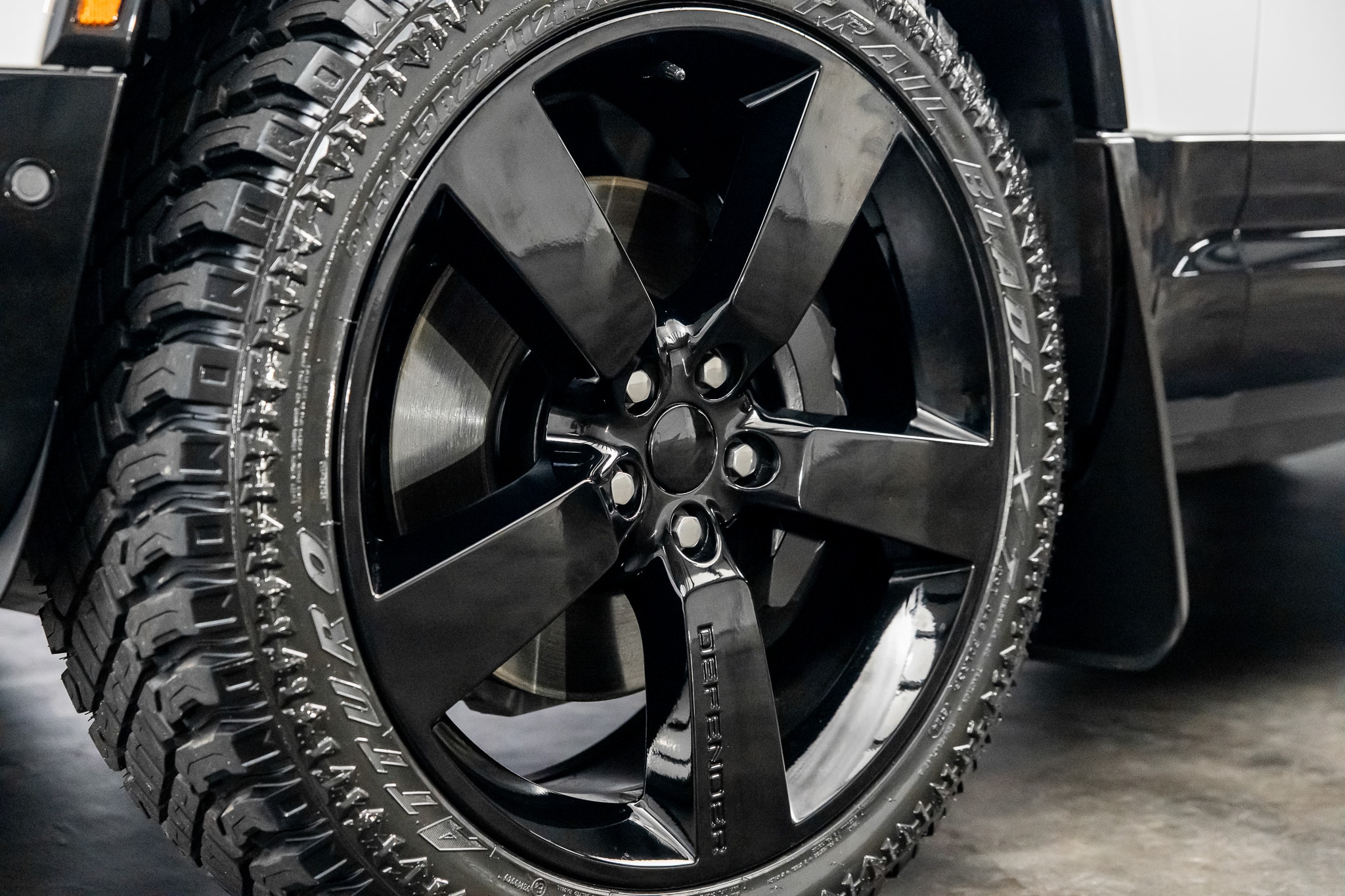 2023 Land Rover Defender X-Dynamic SE - Photo 12