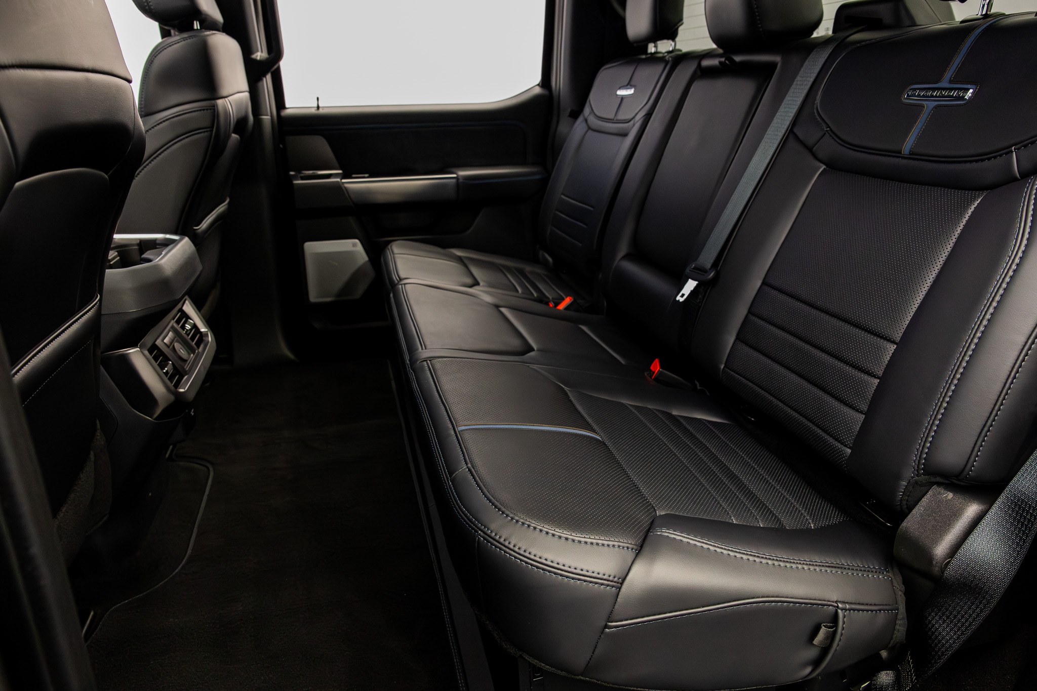 2025 Ford F-250 Super Duty Platinum - Photo 41