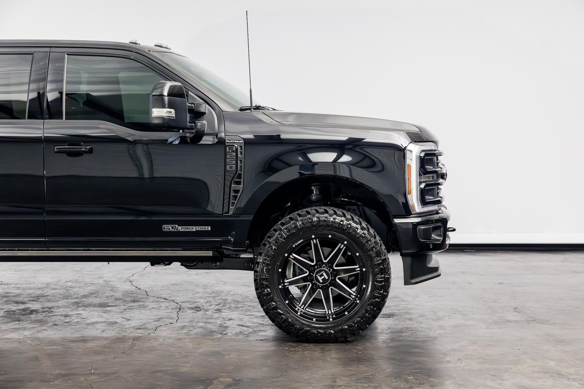 2025 Ford F-250 Super Duty Platinum - Photo 25