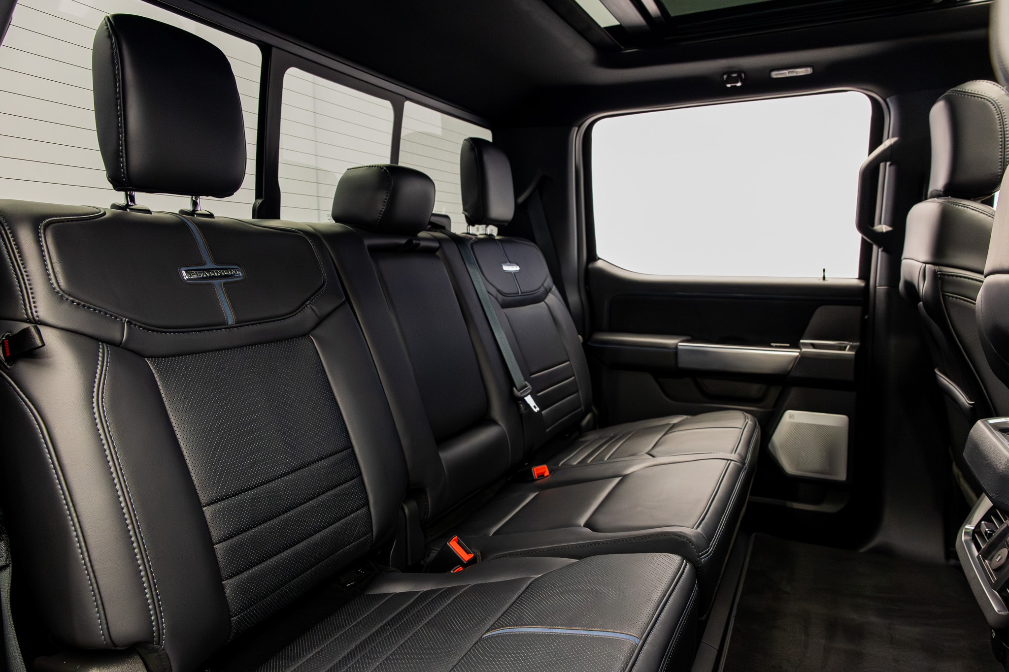 2025 Ford F-250 Super Duty Platinum - Photo 37