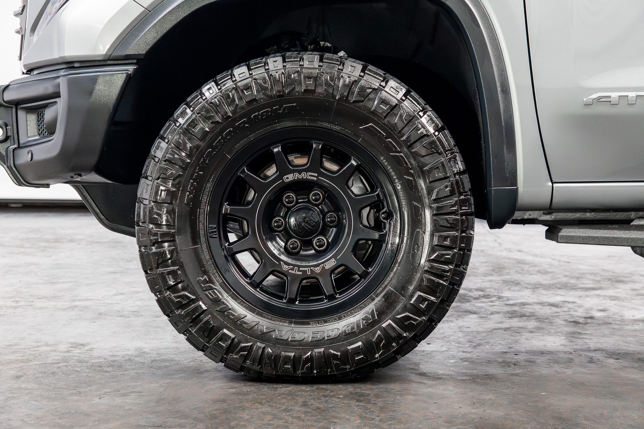 2023 GMC Sierra 1500 AT4X - Photo 11