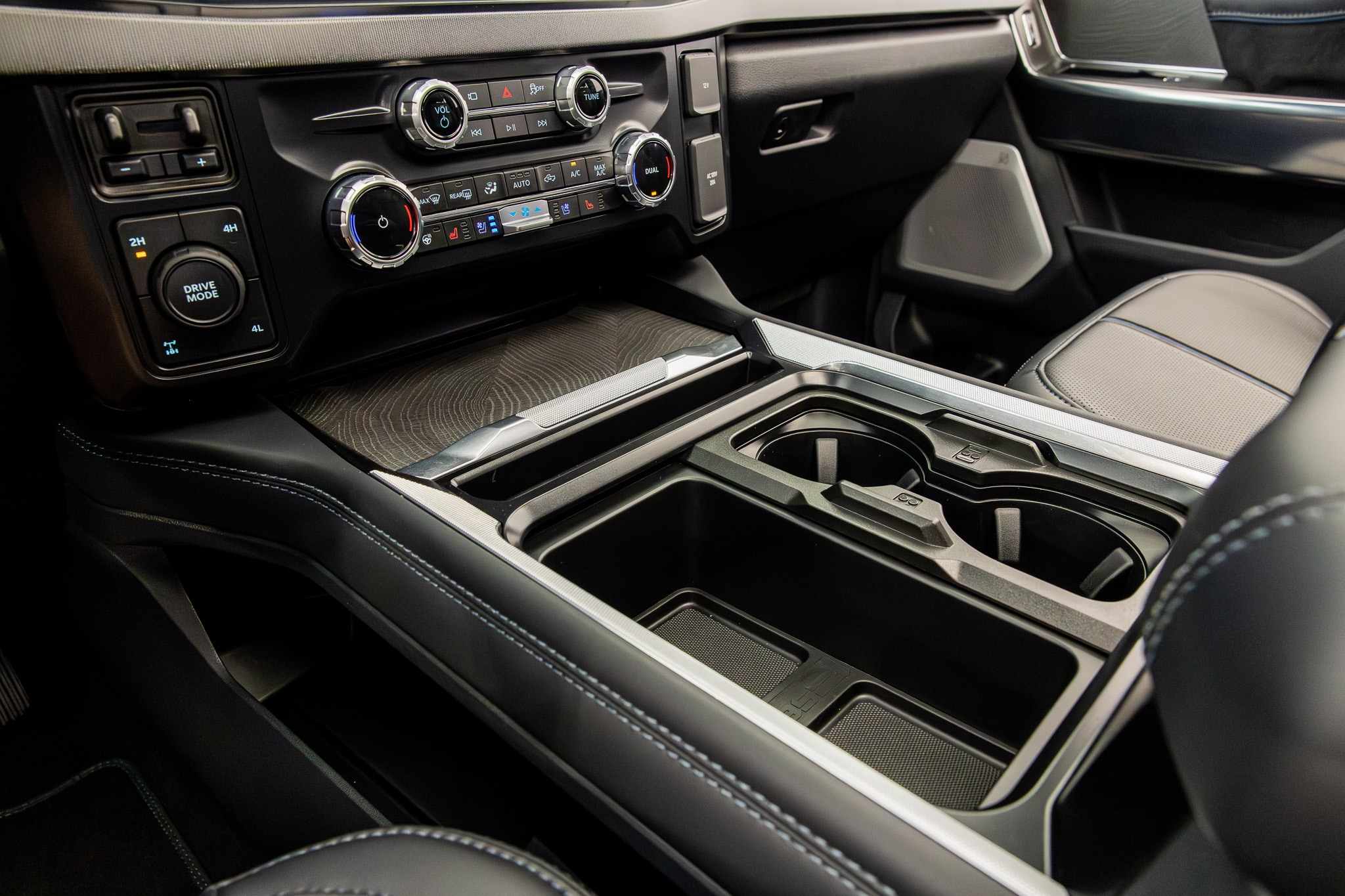 2025 Ford F-250 Super Duty Platinum - Photo 55