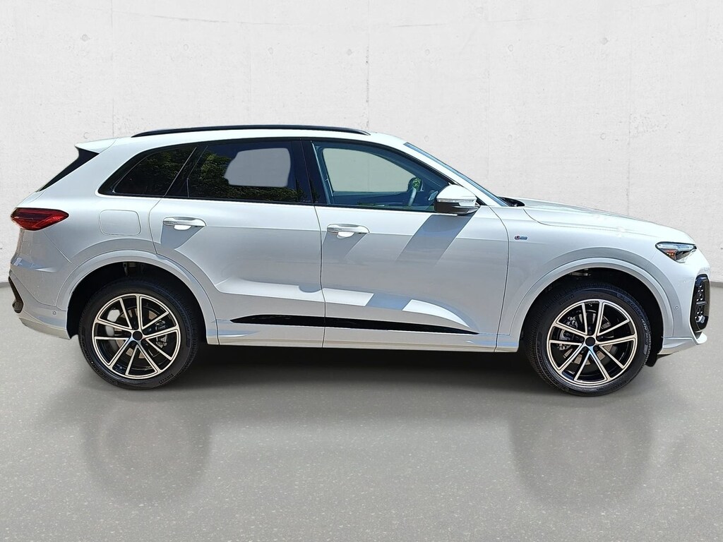 New 2026 Audi Q5 2.0T Premium SUV