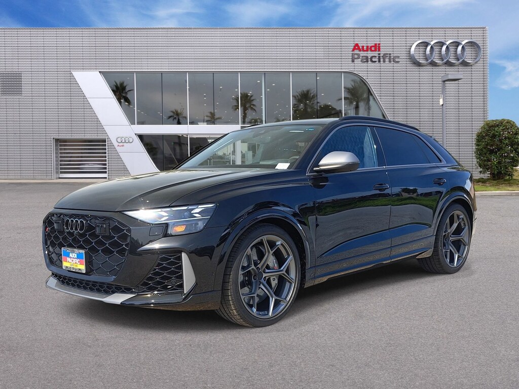 New 2026 Audi RS Q8 4.0T performance SUV