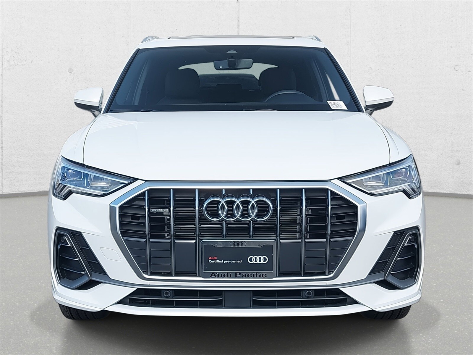 2025 Audi Q3 S line Premium photo 2