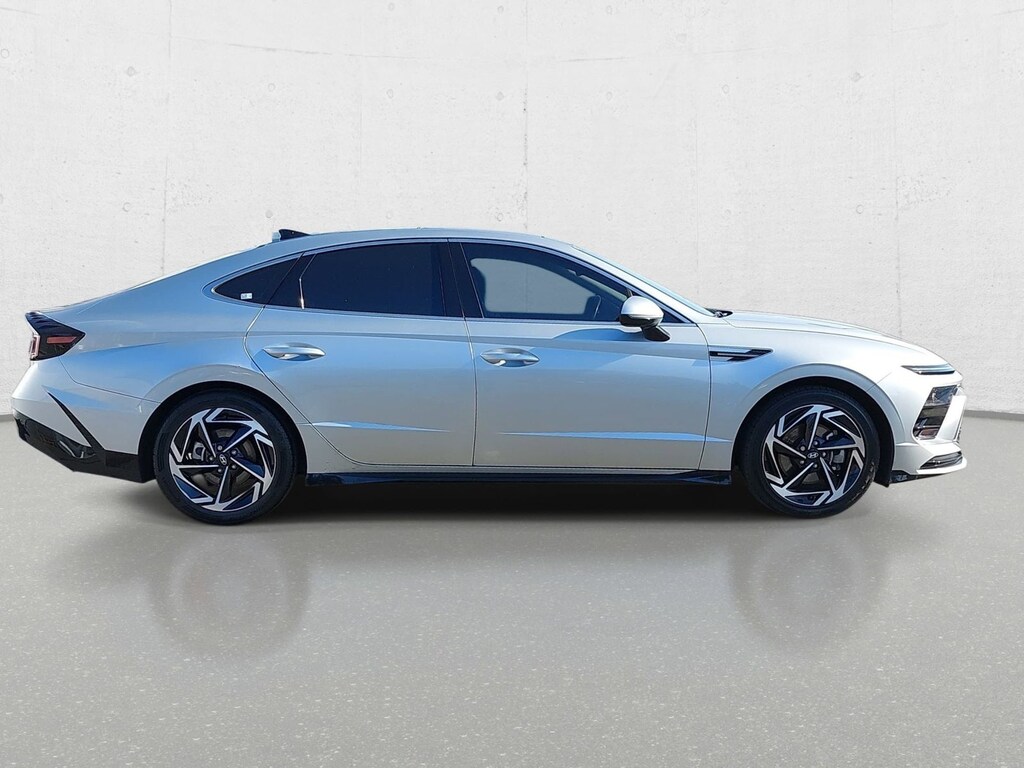 Used 2024 Hyundai Sonata SEL Sedan