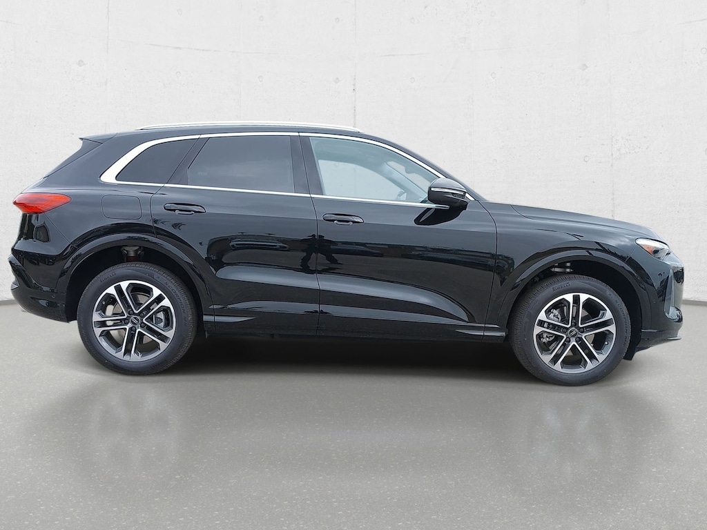 New 2026 Audi Q5 2.0T Premium SUV