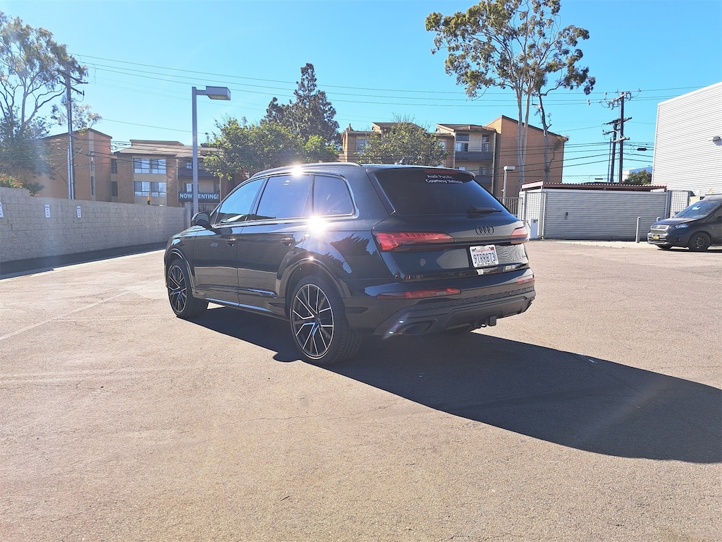 Used 2025 Audi Q7 55 Premium Plus SUV