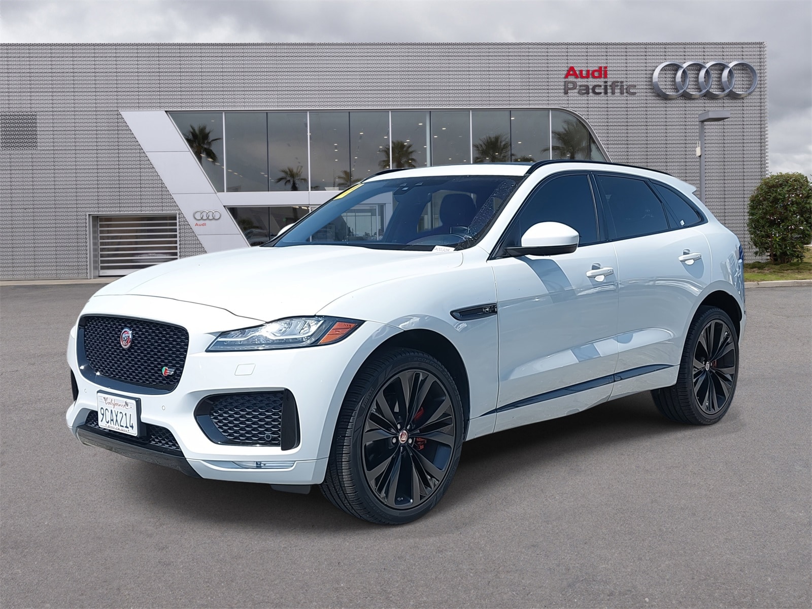 2019 Jaguar F-PACE S