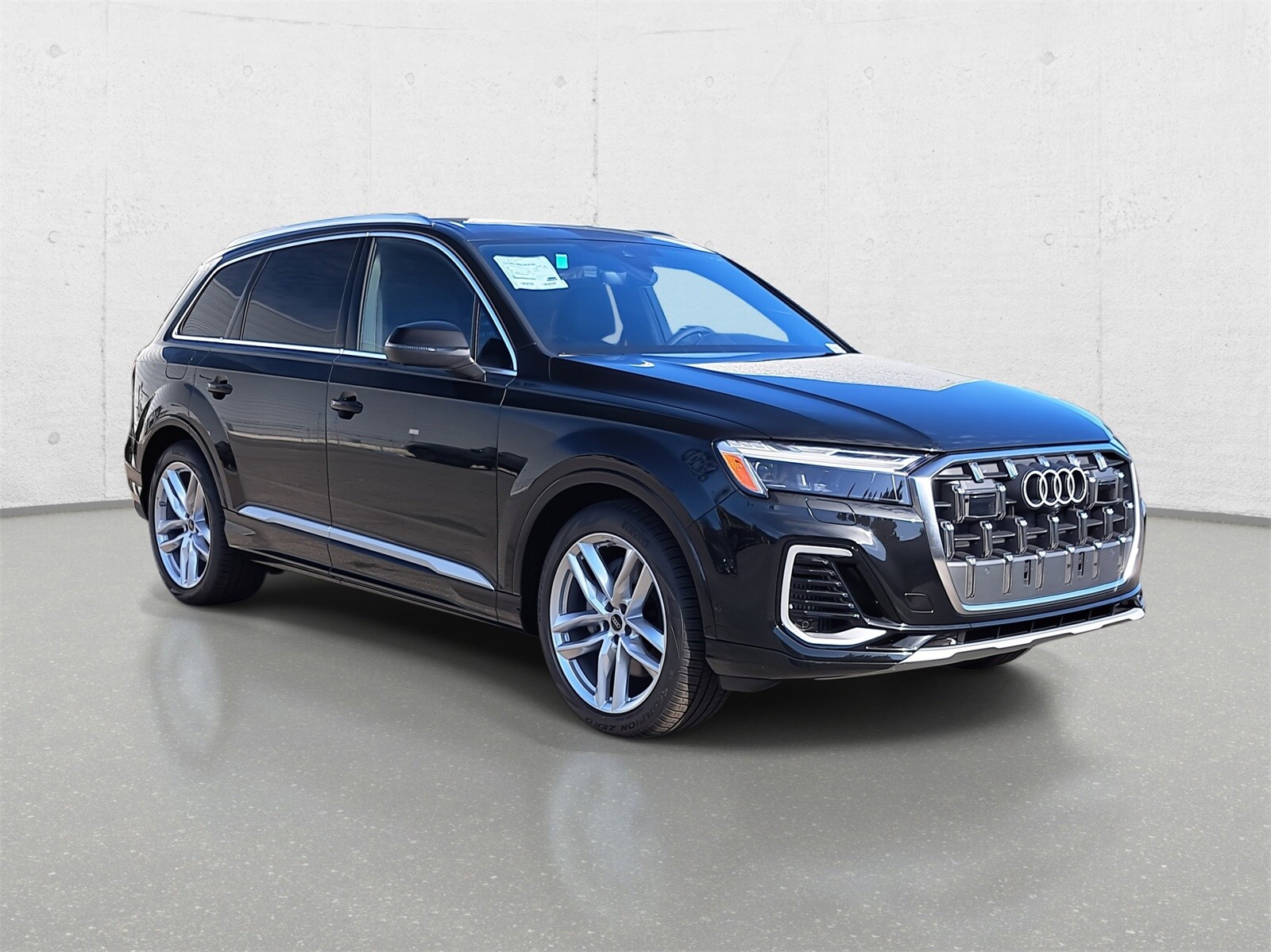 2025 Audi Q7 55 Premium Plus photo 3