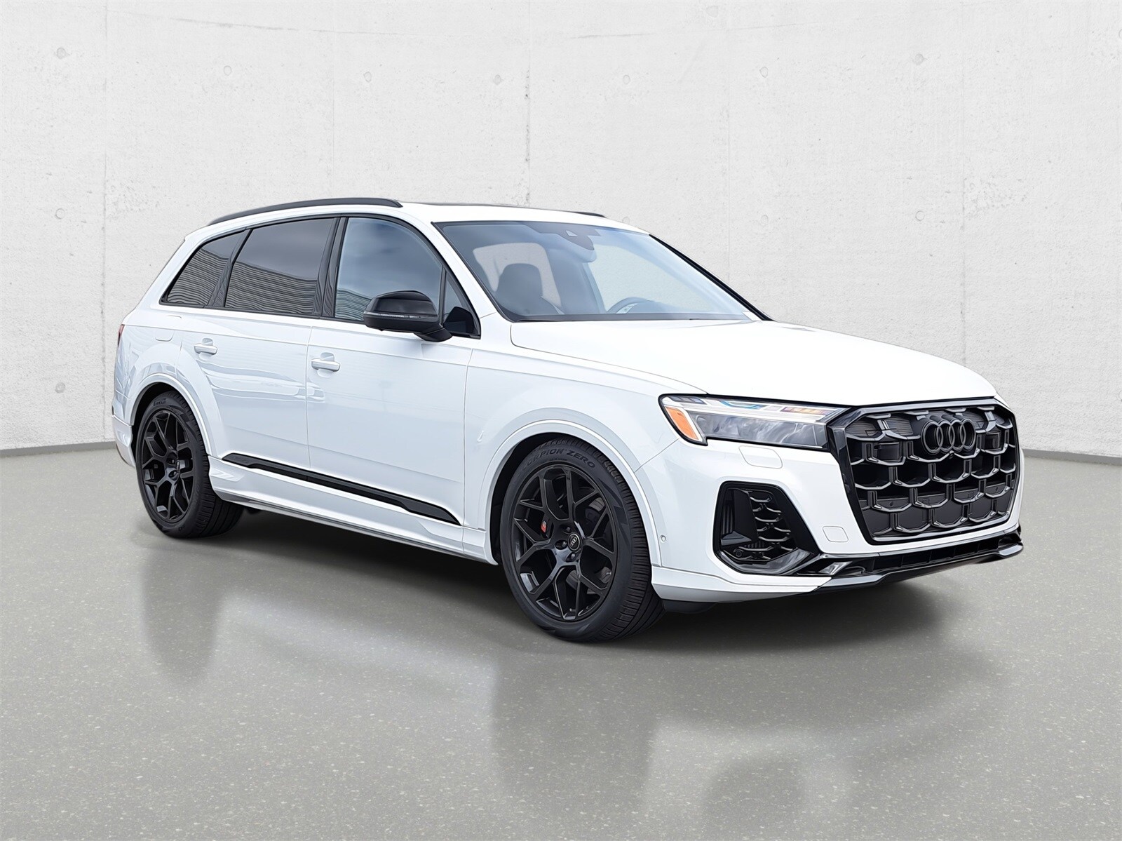 2025 Audi SQ7 Prestige photo 3