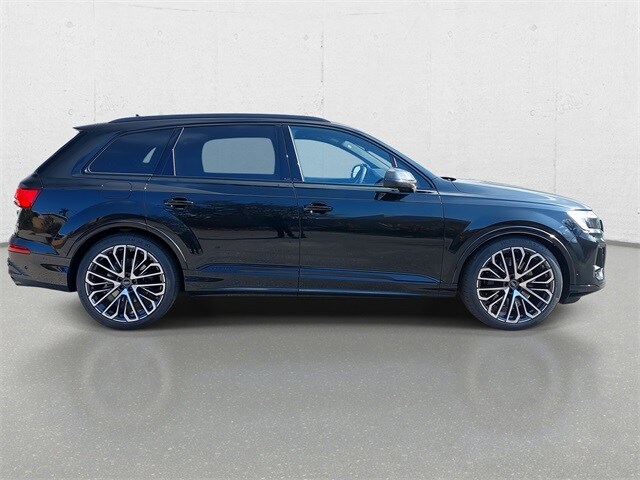 2025 Audi SQ7 Prestige photo 4