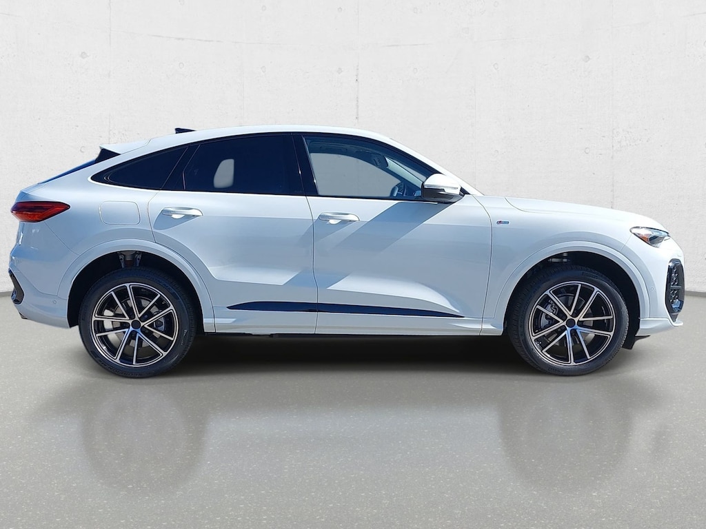New 2026 Audi Q5 Sportback 2.0T Premium SUV