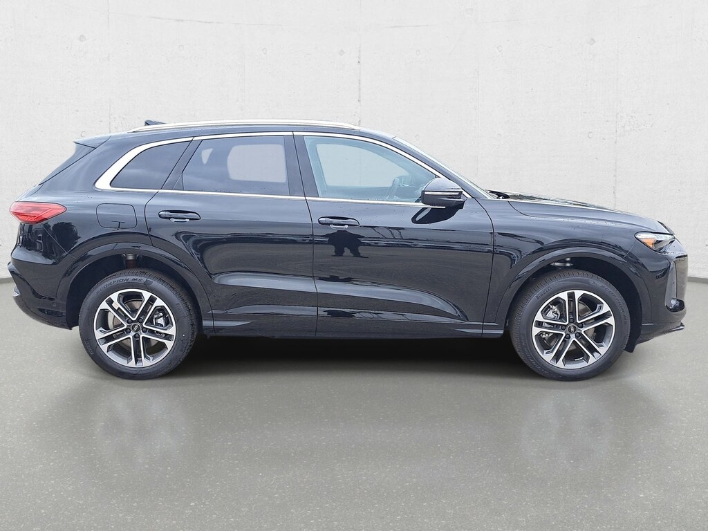 New 2026 Audi Q5 2.0T Premium SUV