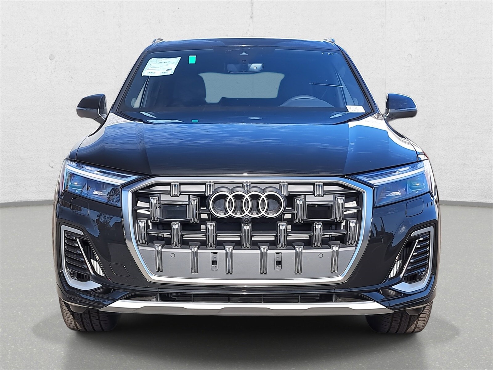 2025 Audi Q7 55 Premium Plus photo 2
