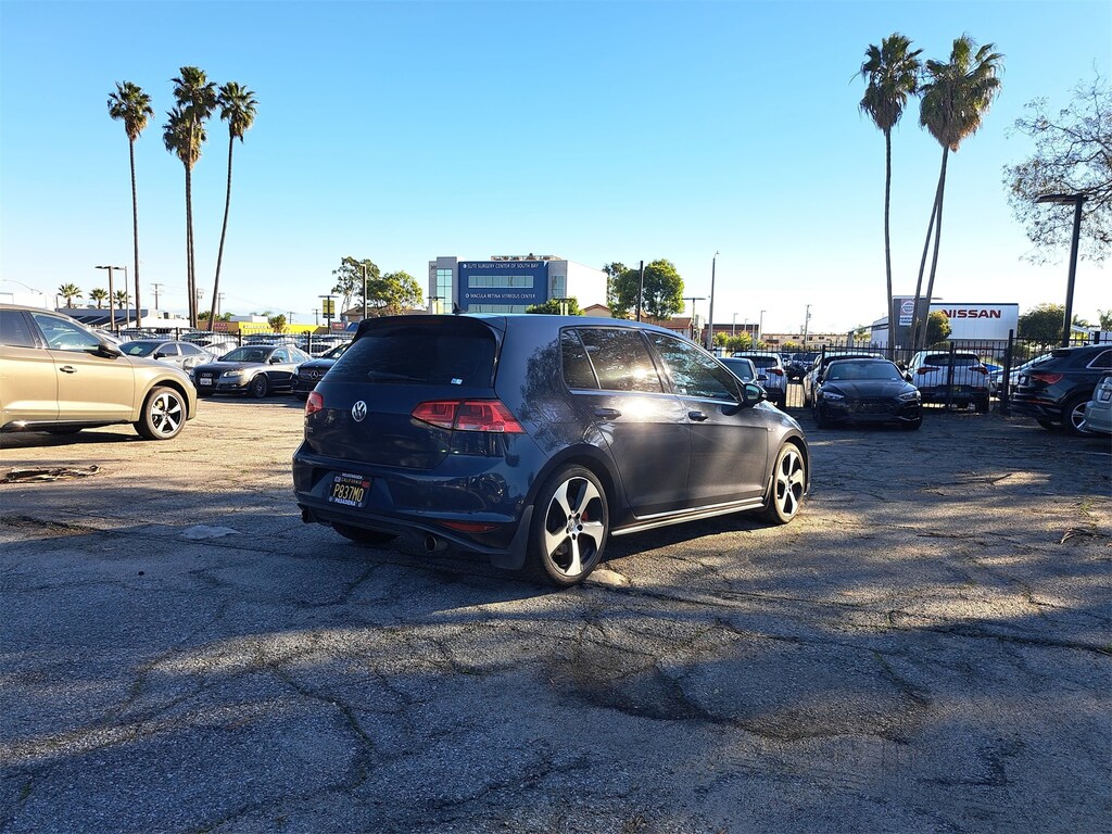 Used 2017 Volkswagen Golf GTI SE Hatchback