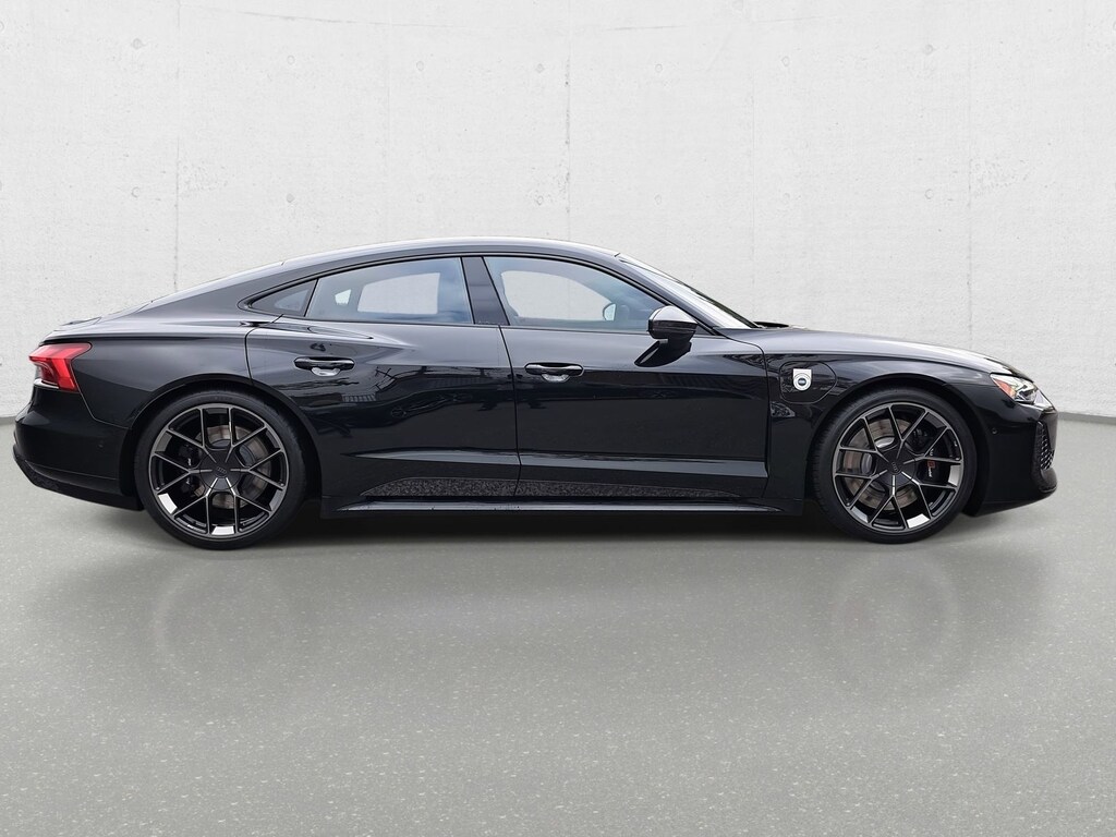 New 2026 Audi RS e-tron GT performance Sedan