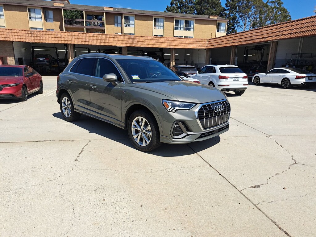 Certified 2025 Audi Q3 Premium SUV