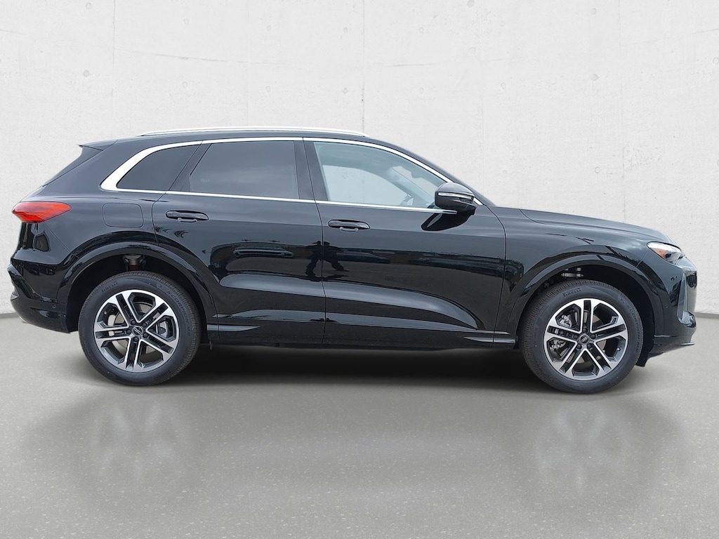 New 2026 Audi Q5 2.0T Premium SUV
