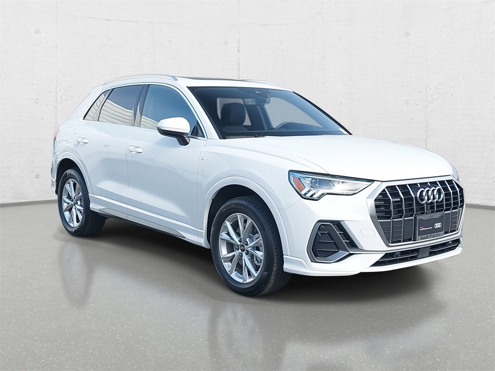 2025 Audi Q3 S line Premium photo 3