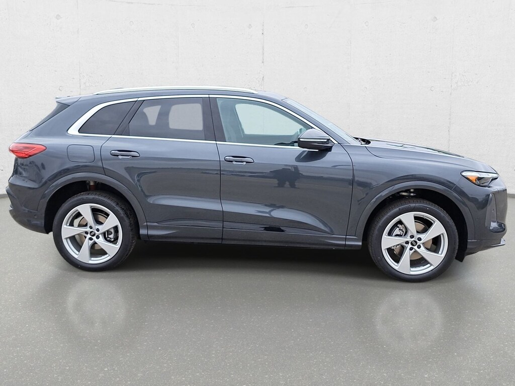 New 2026 Audi Q5 2.0T Premium SUV
