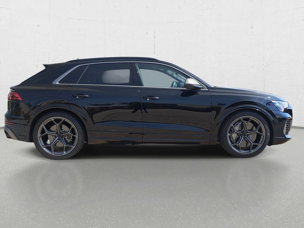 New 2026 Audi RS Q8 4.0T performance SUV