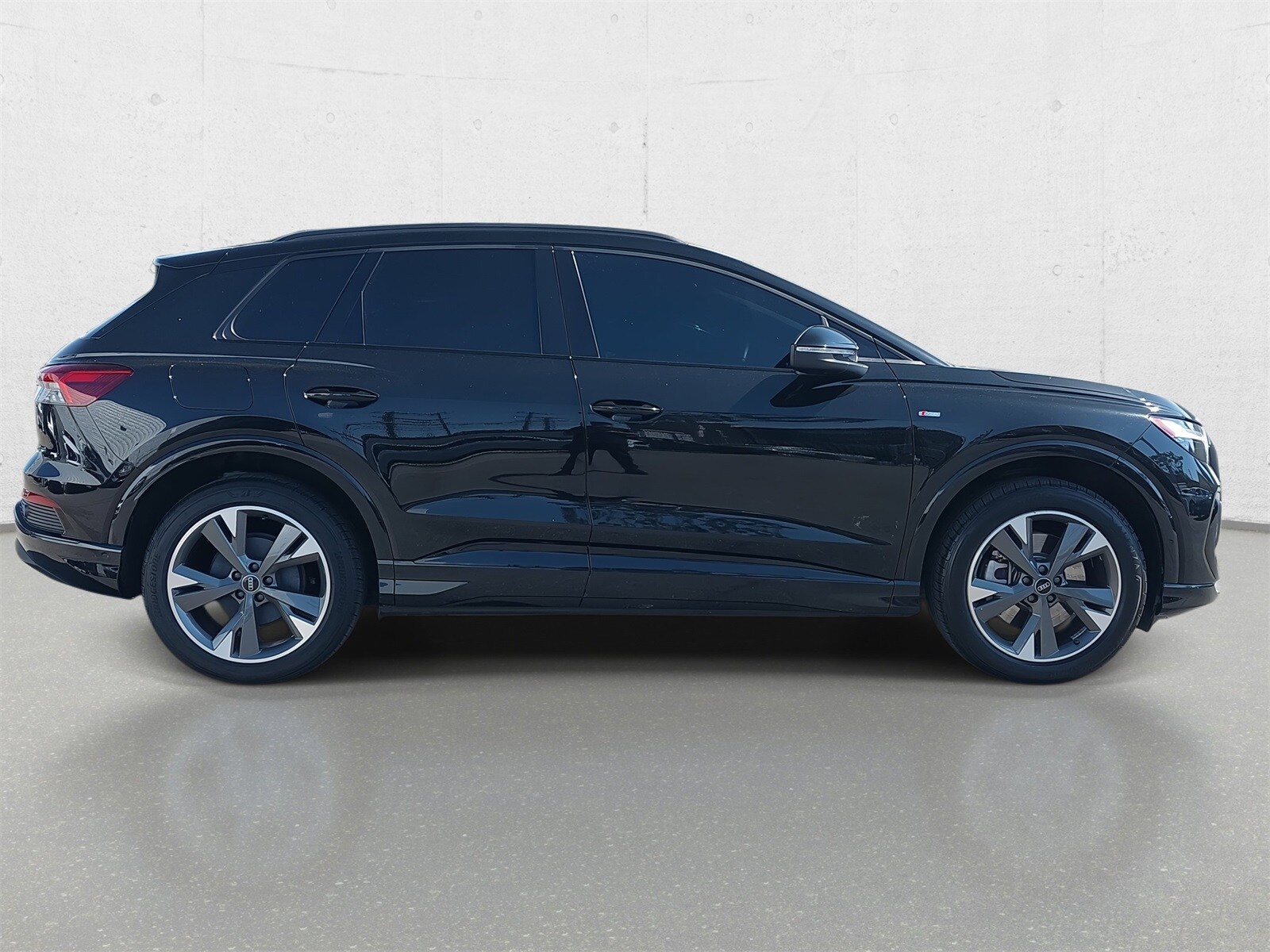 2023 Audi Q4 50 E-tron Premium Plus photo 4