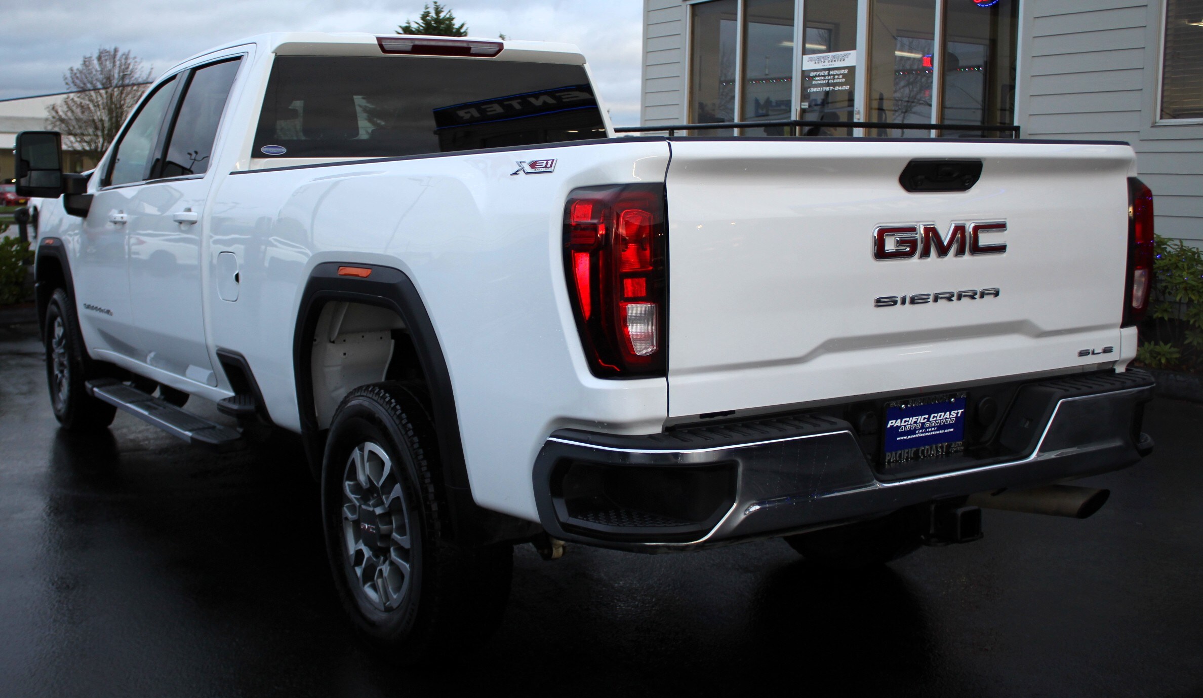2025 Gmc Sierra 3500 HD SLE photo 2