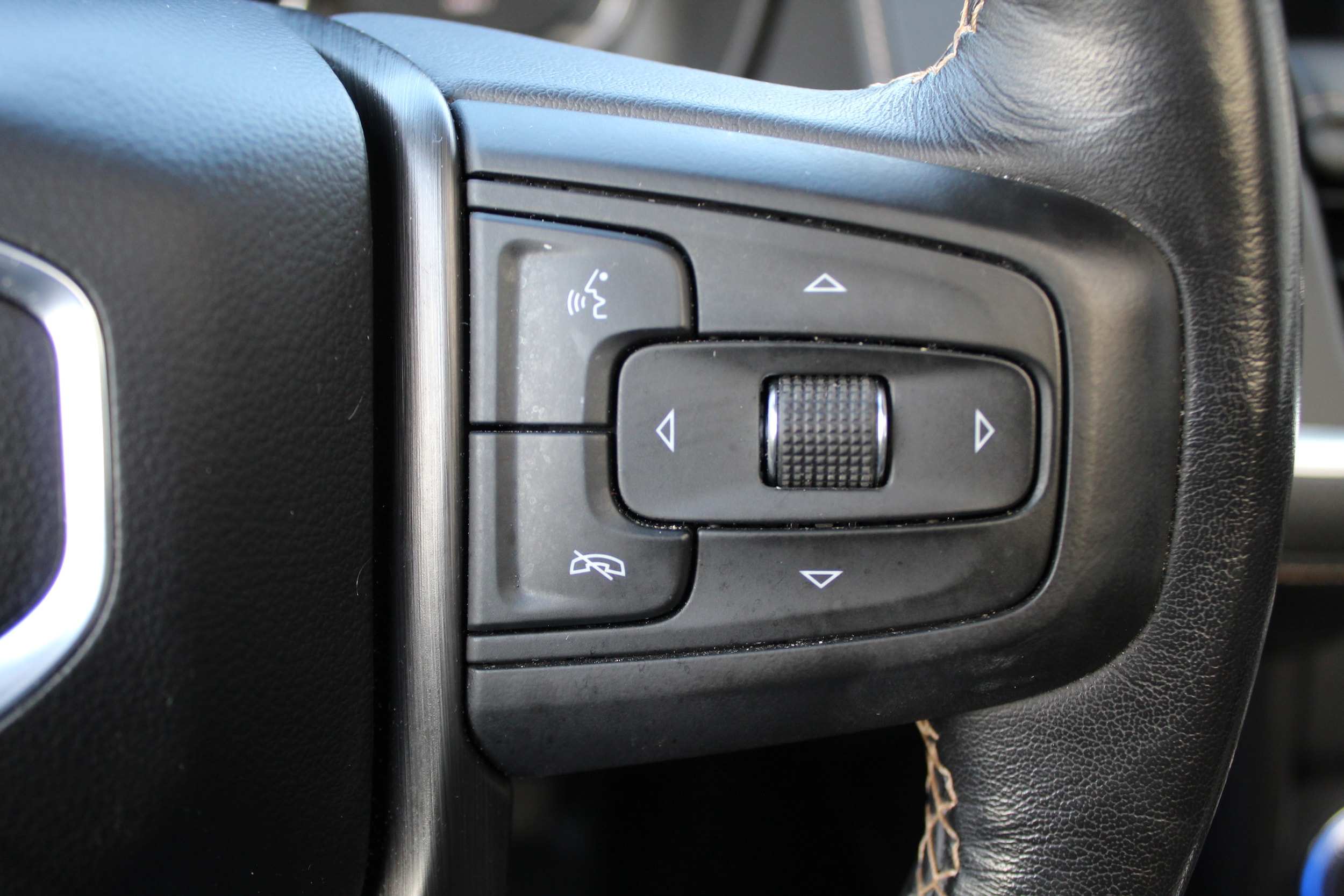 2021 GMC Yukon AT4 - Photo 26