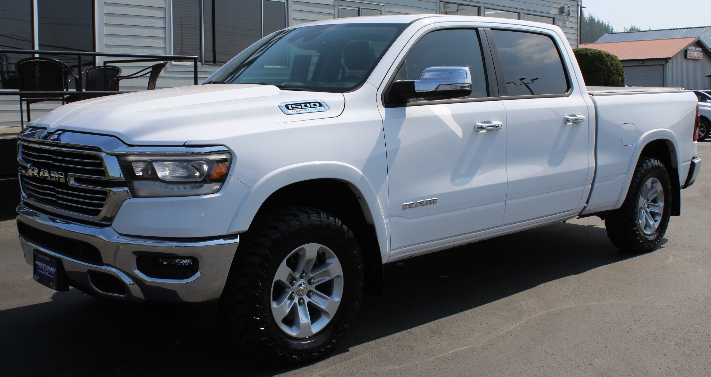2022 Ram 1500 Laramie photo 2
