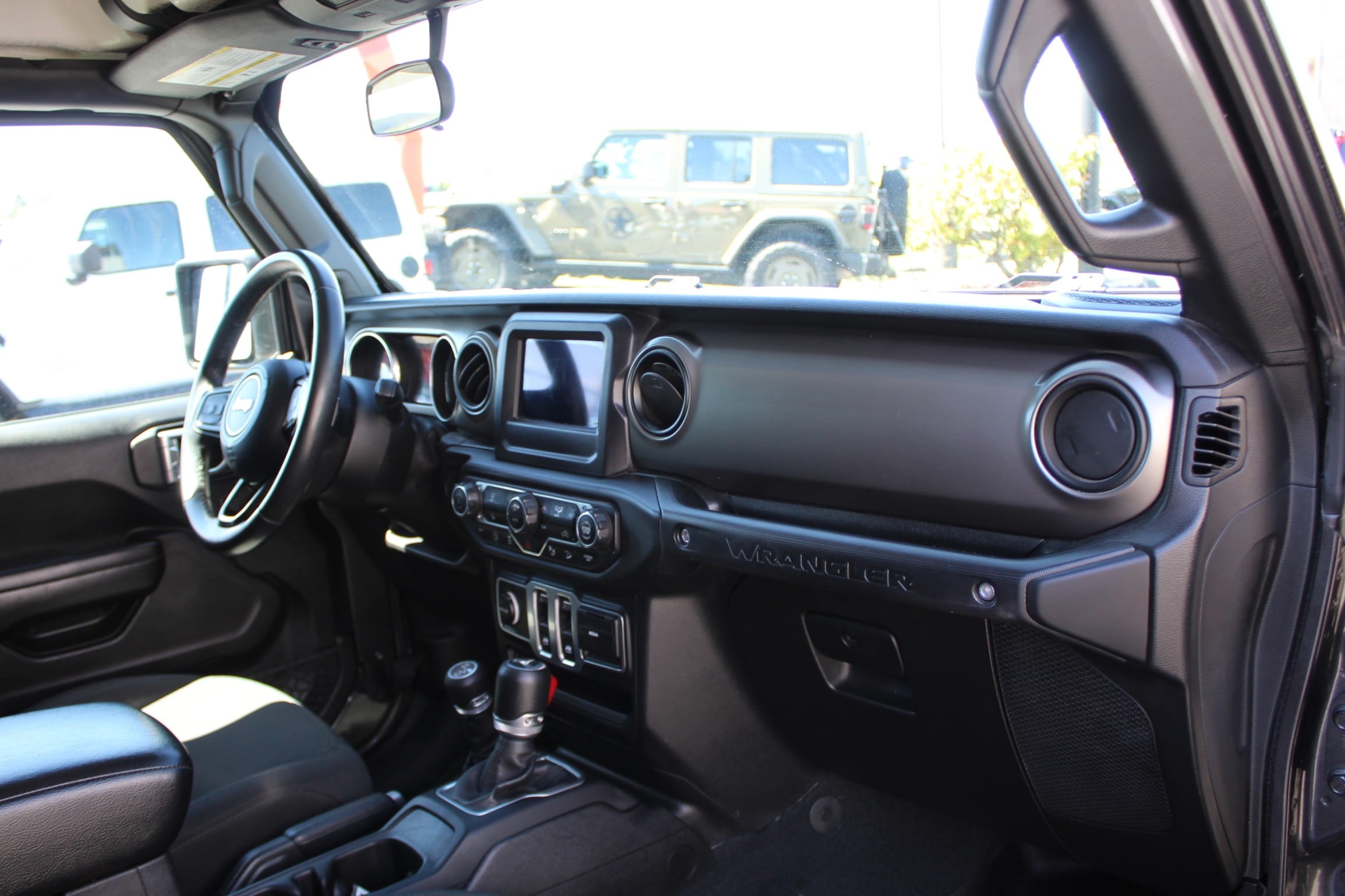 2018 Jeep All-New Wrangler Sport S - Photo 22