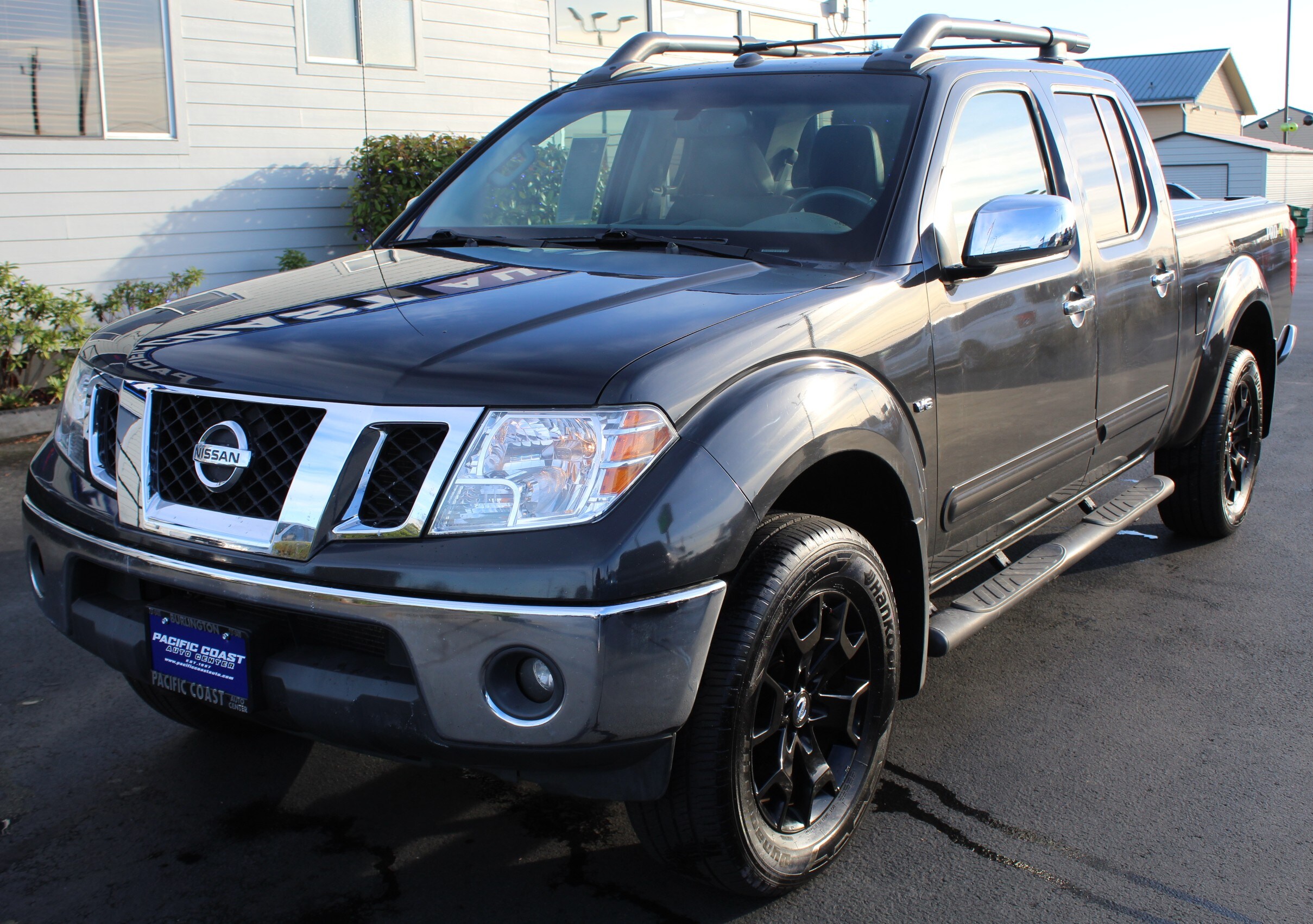 2012 Nissan Frontier SL photo 2