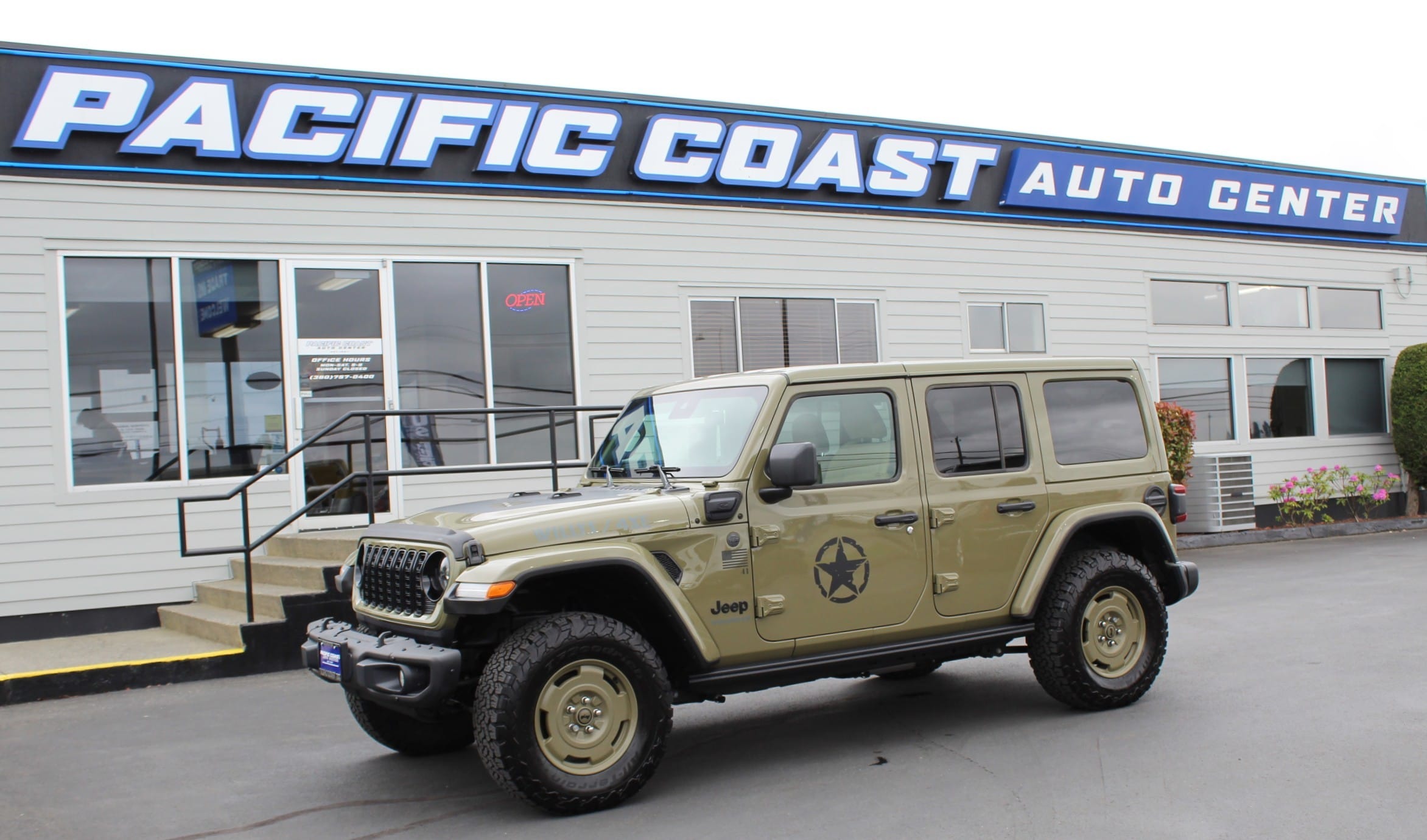 2025 Jeep Wrangler 4xe Willys's photo