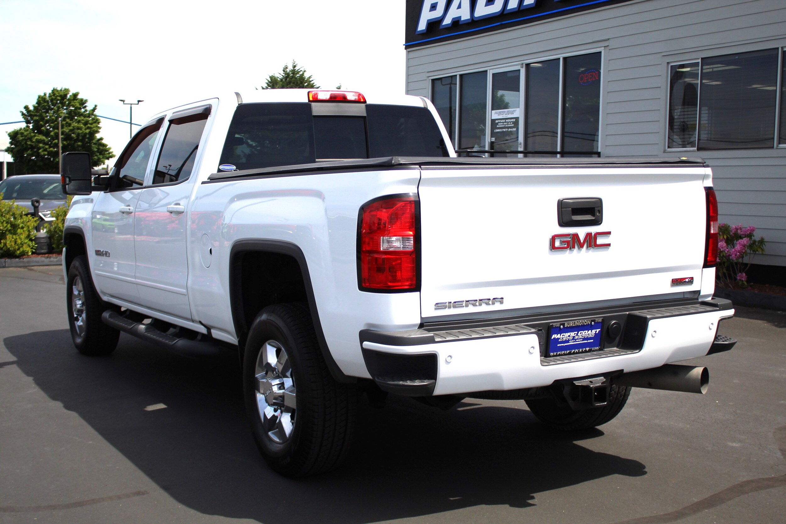 2019 Gmc Sierra HD SLT photo 3