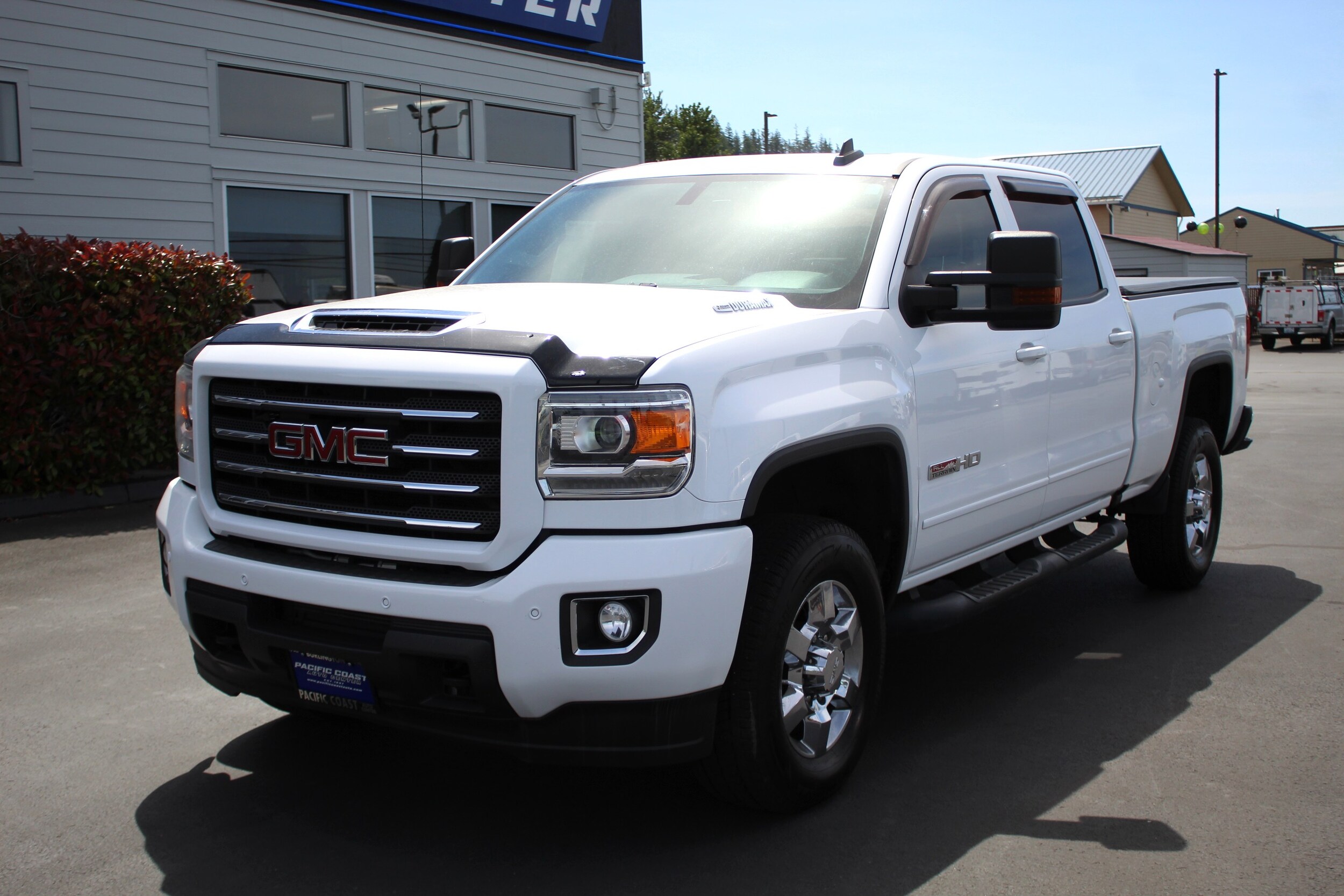 2019 Gmc Sierra HD SLT photo 2