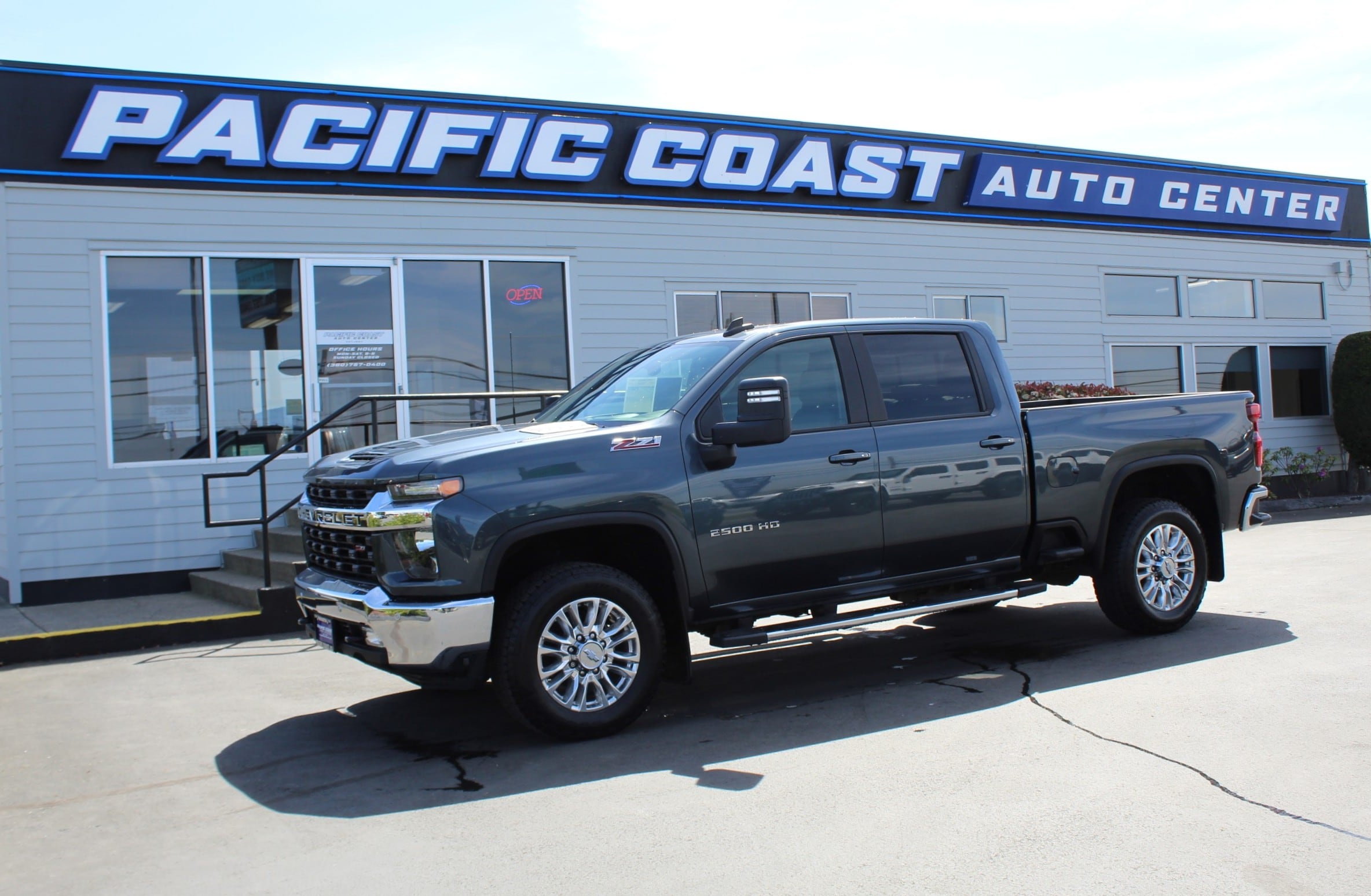 2020 Chevrolet Silverado HD LT 4WD Crew Cab Standard Box's photo