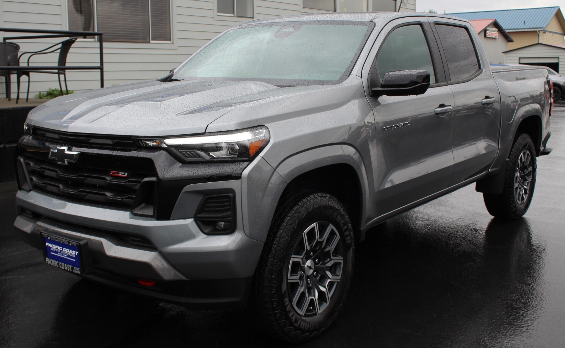 2023 Chevrolet Colorado Z71 photo 2