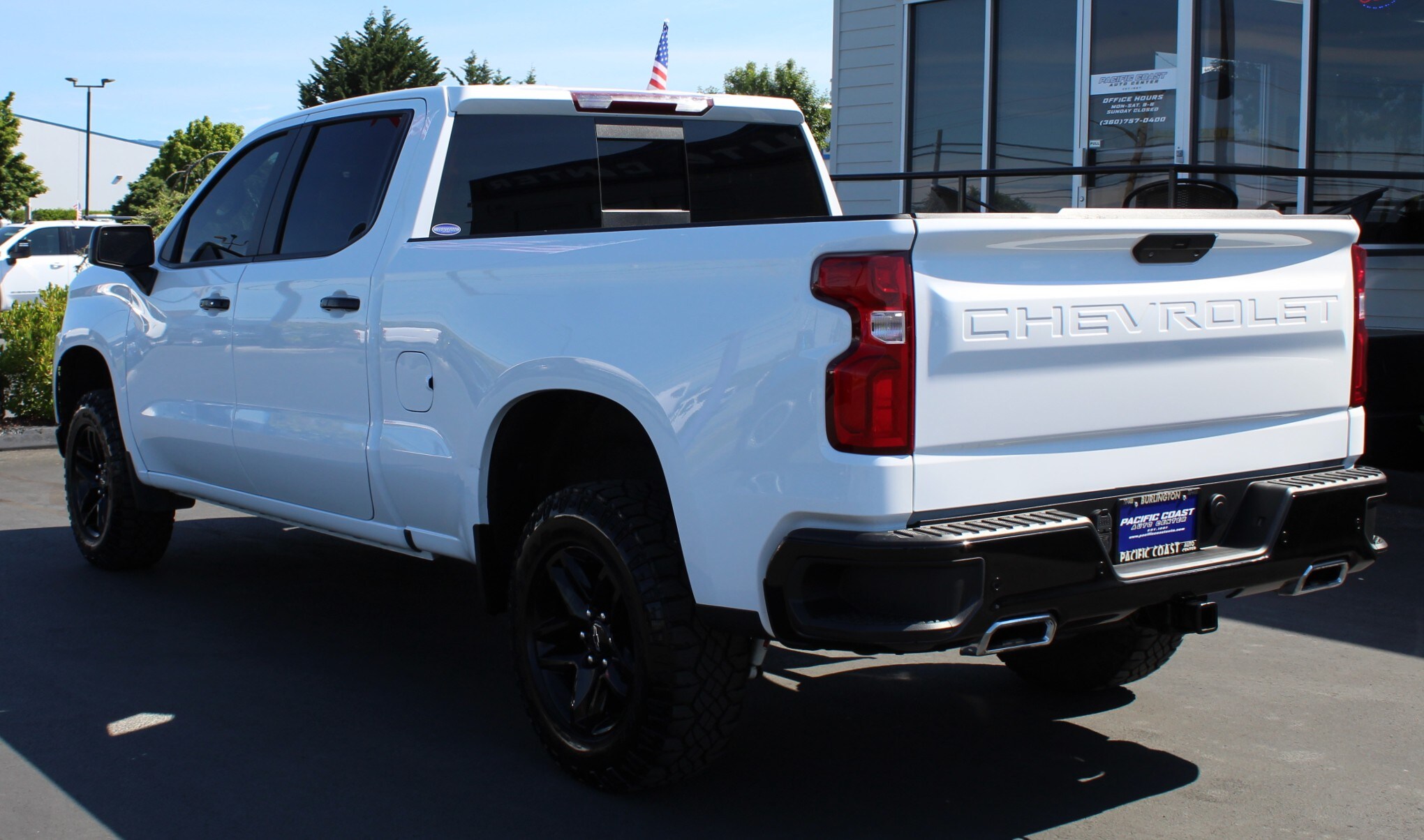 2021 Chevrolet Silverado 1500 LT Trail Boss photo 3