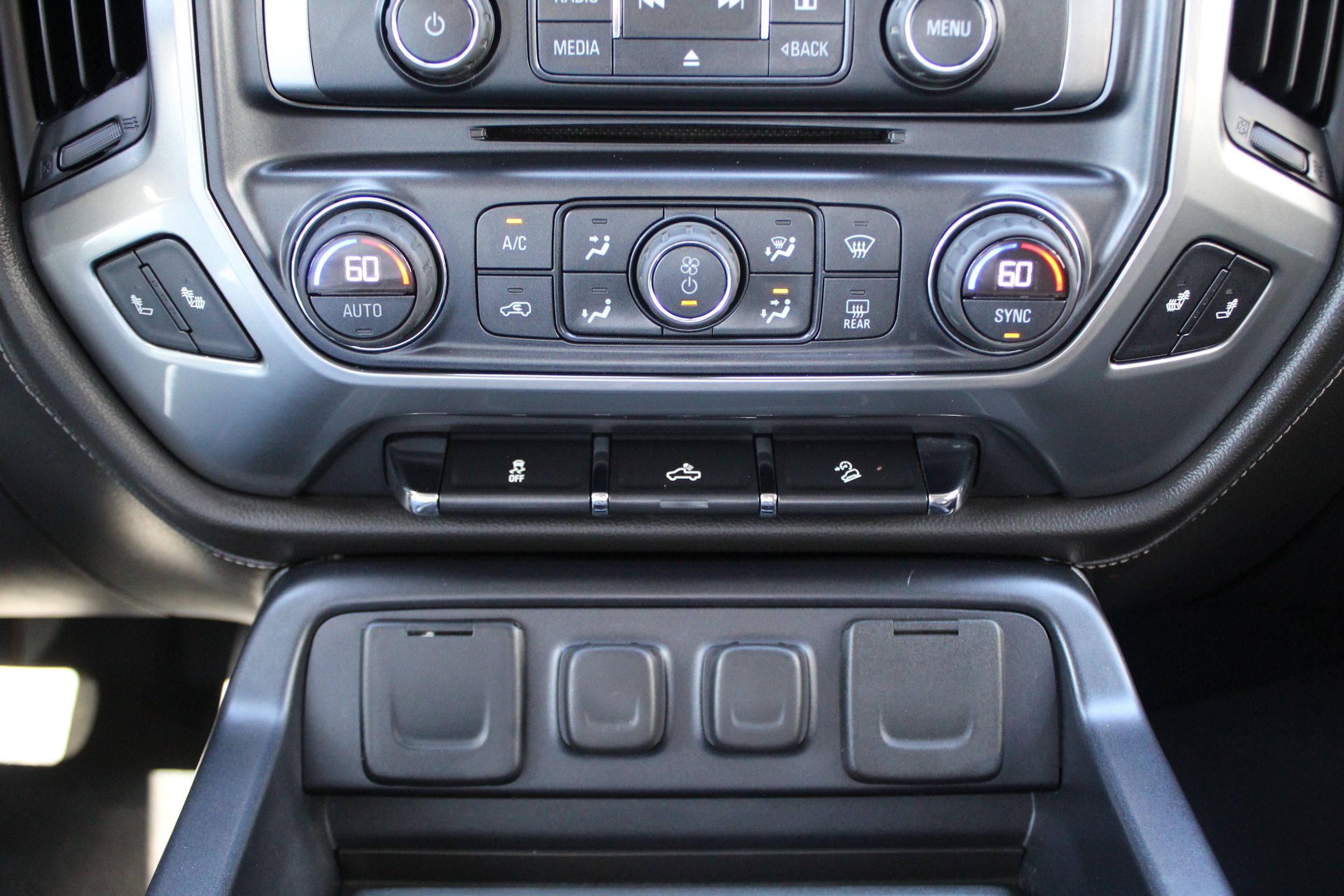 2015 Chevrolet Silverado 1500 LTZ - Photo 35